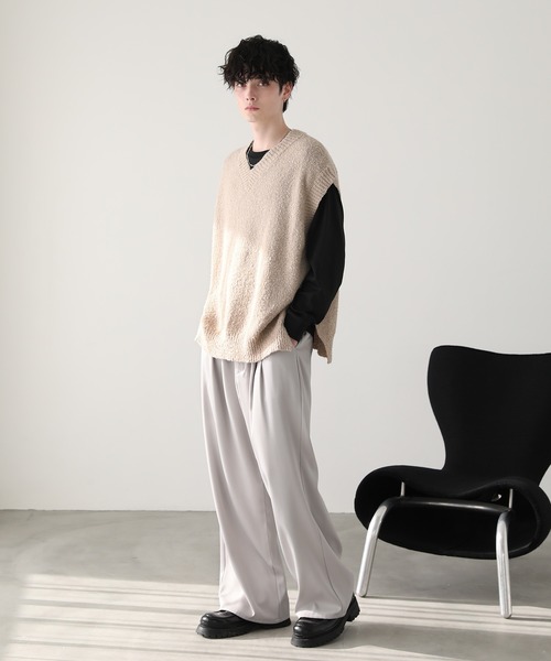 ASTRONOMY(アストロノミー)の「ブークレVネックニットベスト(ベスト・メンズ・ブラック/ブルー/チャコール/ライトベージュ・L/M)」の19枚目の写真