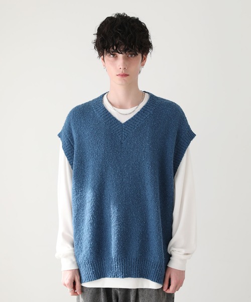 ASTRONOMY(アストロノミー)の「ブークレVネックニットベスト(ベスト・メンズ・ブラック/ブルー/チャコール/ライトベージュ・L/M)」の11枚目の写真