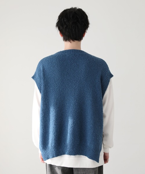 ASTRONOMY(アストロノミー)の「ブークレVネックニットベスト(ベスト・メンズ・ブラック/ブルー/チャコール/ライトベージュ・L/M)」の9枚目の写真