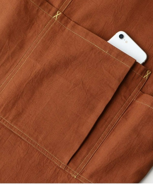 NAIGAI(ナイガイ)の「HOUSE WEAR STUDIO メンズ オックスワッシャー無地 後ボタン H型 ワークエプロン 70372090(エプロン・メンズ・カーキ/レンガ/ダークブルー・FREE)」の5枚目の写真