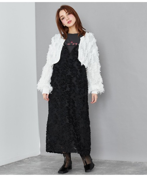 CHILLE(チル)の「フェザーカットニットカーディガン 長袖(カーディガン/ボレロ・レディース・アイボリー/ブラック・FREE)」の6枚目の写真