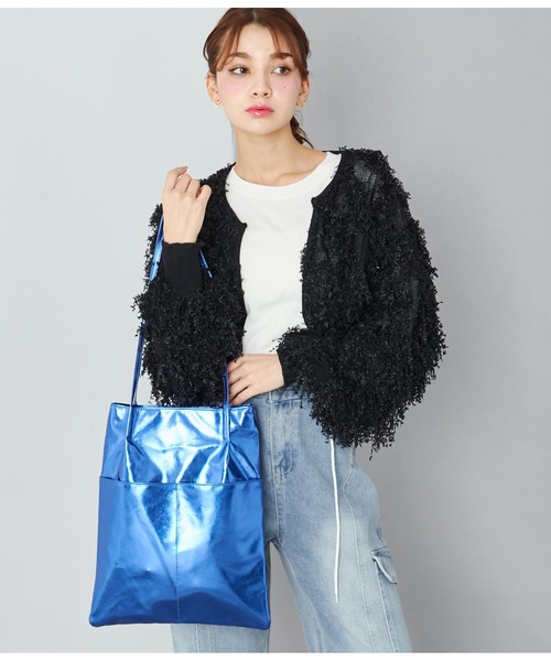 CHILLE(チル)の「フェザーカットニットカーディガン 長袖(カーディガン/ボレロ・レディース・アイボリー/ブラック・FREE)」の8枚目の写真