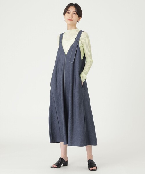 CAST:（キャストコロン）の「【イチオシ】デニムライクジャンパースカート（ジャンパースカート・レディース・ネイビー・M/S）」の2枚目の写真