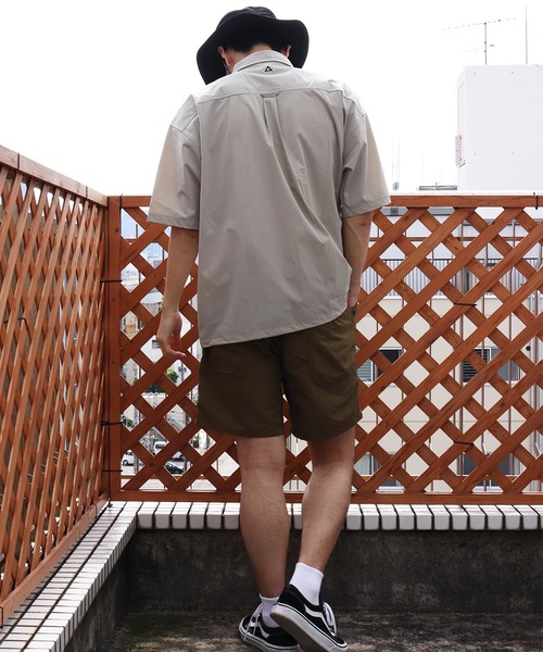GERRY(ジェリー)の「GERRY 接触冷感 撥水 ストレッチ半袖シャツ ダブル胸ポケット付(シャツ/ブラウス・メンズ・グレイッシュベージュ/ブラック/カーキ・L/LL/M)」の16枚目の写真