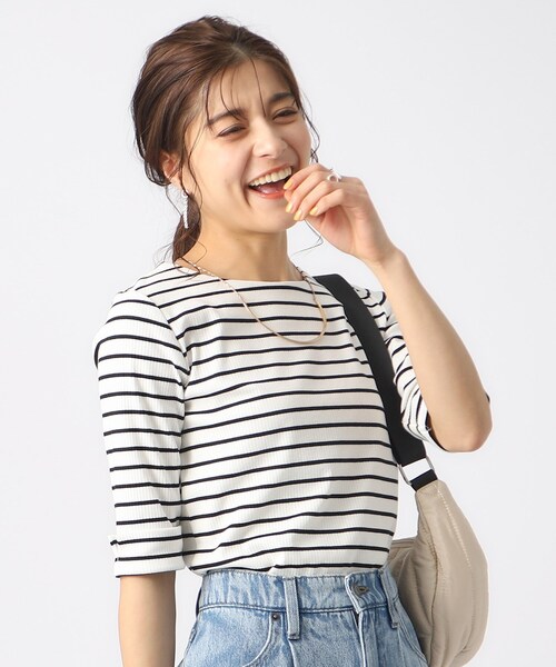 DRESKIP(ドレスキップ)の「◆一枚でもレイヤードでも お袖ロールアップ5分袖Tシャツ(Tシャツ/カットソー・レディース・ライトグレー/オフホワイト/ホワイト系5/ブラック・02/03/04)」の3枚目の写真