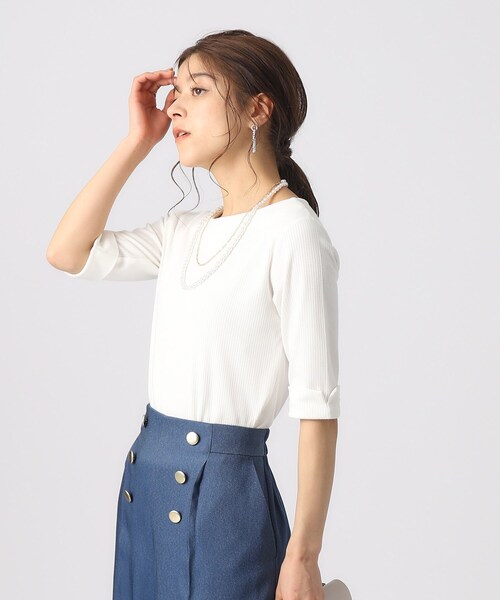 DRESKIP(ドレスキップ)の「◆一枚でもレイヤードでも お袖ロールアップ5分袖Tシャツ(Tシャツ/カットソー・レディース・ライトグレー/オフホワイト/ホワイト系5/ブラック・02/03/04)」の10枚目の写真