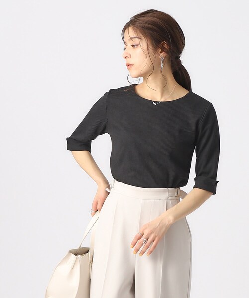 DRESKIP(ドレスキップ)の「◆一枚でもレイヤードでも お袖ロールアップ5分袖Tシャツ(Tシャツ/カットソー・レディース・ライトグレー/オフホワイト/ホワイト系5/ブラック・02/03/04)」の17枚目の写真