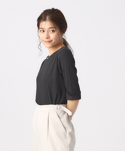 DRESKIP(ドレスキップ)の「◆一枚でもレイヤードでも お袖ロールアップ5分袖Tシャツ(Tシャツ/カットソー・レディース・ライトグレー/オフホワイト/ホワイト系5/ブラック・02/03/04)」の18枚目の写真