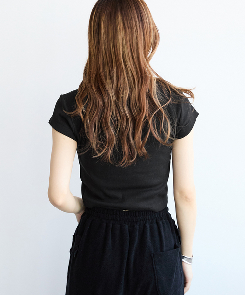 JOINT WORKS(ジョイントワークス)の「【Calvin Klein Jeans / カルバン クライン ジーンズ】 A- MNGM BABY TEE(Tシャツ/カットソー・レディース・カーキ/ベージュ/ピンク/ホワイト/ブラック・SMALL)」の10枚目の写真