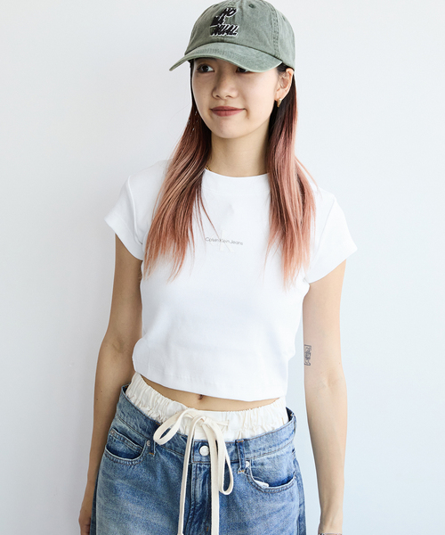 JOINT WORKS(ジョイントワークス)の「【Calvin Klein Jeans / カルバン クライン ジーンズ】 A- MNGM BABY TEE(Tシャツ/カットソー・レディース・カーキ/ベージュ/ピンク/ホワイト/ブラック・SMALL)」の13枚目の写真