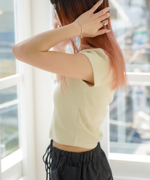 JOINT WORKS(ジョイントワークス)の「【Calvin Klein Jeans / カルバン クライン ジーンズ】 A- MNGM BABY TEE(Tシャツ/カットソー・レディース・カーキ/ベージュ/ピンク/ホワイト/ブラック・SMALL)」の16枚目の写真