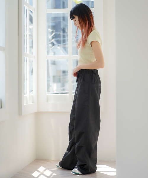 JOINT WORKS(ジョイントワークス)の「【Calvin Klein Jeans / カルバン クライン ジーンズ】 A- MNGM BABY TEE(Tシャツ/カットソー・レディース・カーキ/ベージュ/ピンク/ホワイト/ブラック・SMALL)」の21枚目の写真