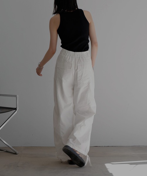 LIAN（リアン）の「カーゴパラシュートパンツ（カーゴパンツ・レディース・ブラック/チャコールグレー/ライトグレー/オフホワイト・FREE）」の8枚目の写真