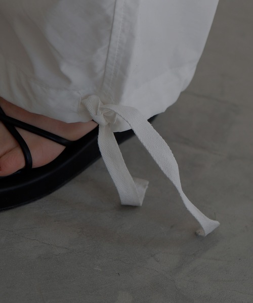 LIAN（リアン）の「カーゴパラシュートパンツ（カーゴパンツ・レディース・ブラック/チャコールグレー/ライトグレー/オフホワイト・FREE）」の11枚目の写真