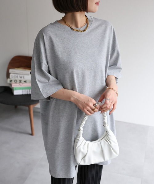 ap retro(アプレトロ)の「【USAコットン】オーバーサイズリラックスTシャツ / 半袖 / 春夏(Tシャツ/カットソー・レディース・ホワイト/ネイビー×ホワイト/グレー/ブラック/グレイッシュベージュ・FREE)」の3枚目の写真