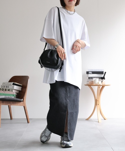 ap retro(アプレトロ)の「【USAコットン】オーバーサイズリラックスTシャツ / 半袖 / 春夏(Tシャツ/カットソー・レディース・ホワイト/ネイビー×ホワイト/グレー/ブラック/グレイッシュベージュ・FREE)」の21枚目の写真