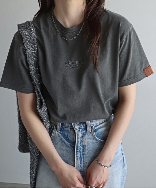 COURO（コウロ）の「【FOXRUN/フォックスラン】 別注ワンポイント刺繍Tシャツ（Tシャツ/カットソー・レディース・オートミール/ネイビー/ブラック系/キナリ/チャコール/ホワイト/ライトグレー系/クリーム/チャコールグレー/ネイビー系/ブラック/ホワイト系・M/L）」の7枚目の写真