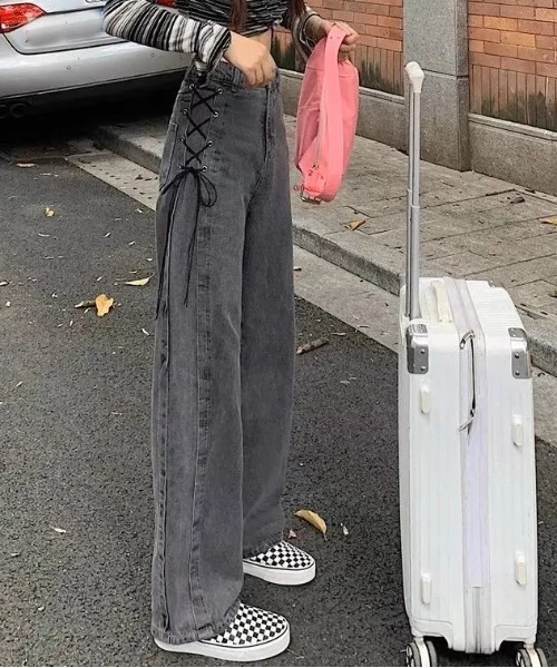 .KOM(ドットコム)の「『.KOM/ドットケーオーエム』ワンサイドリボンデニムパンツ【Y】【CN】(デニムパンツ・レディース・グレー・L/M)」の5枚目の写真