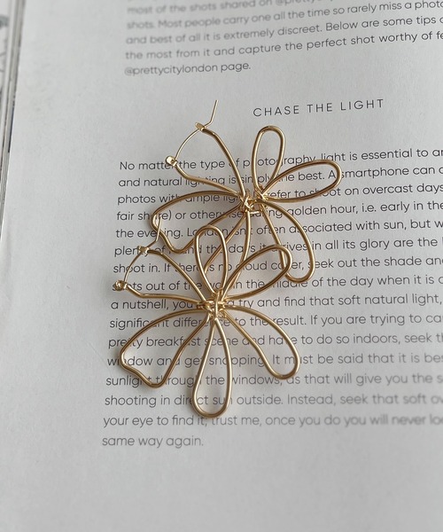 apres jour(アプレジュール)の「【apres jour×ARIAZ】おおぶりフラワーピアス(ピアス(両耳用)・レディース・ゴールド/シルバー・FREE)」の4枚目の写真