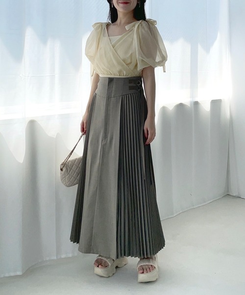 mysty woman（ミスティウーマン）の「リボンカシュクールプルオーバー　120988（Tシャツ/カットソー・レディース・ブラック/ライトブルー/オフホワイト/グレイッシュベージュ・FREE）」の15枚目の写真