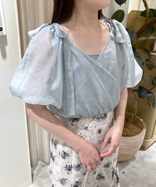 mysty woman（ミスティウーマン）の「リボンカシュクールプルオーバー　120988（Tシャツ/カットソー・レディース・ブラック/ライトブルー/オフホワイト/グレイッシュベージュ・FREE）」の18枚目の写真