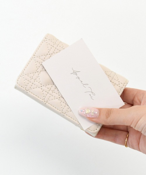 ALTROSE（アルトローズ）の「名刺ケース 名刺入れ カードケース キルティング ジェニファー（名刺入れ・レディース・アイボリー/ブラック/グレー・FREE）」の6枚目の写真