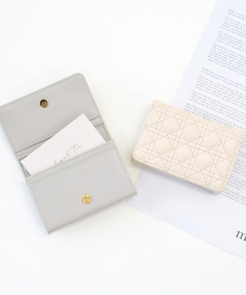 ALTROSE（アルトローズ）の「名刺ケース 名刺入れ カードケース キルティング ジェニファー（名刺入れ・レディース・アイボリー/ブラック/グレー・FREE）」の7枚目の写真