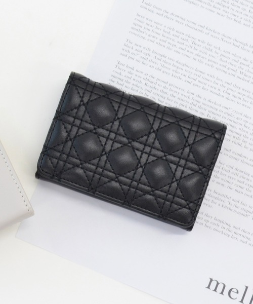 ALTROSE（アルトローズ）の「名刺ケース 名刺入れ カードケース キルティング ジェニファー（名刺入れ・レディース・アイボリー/ブラック/グレー・FREE）」の14枚目の写真