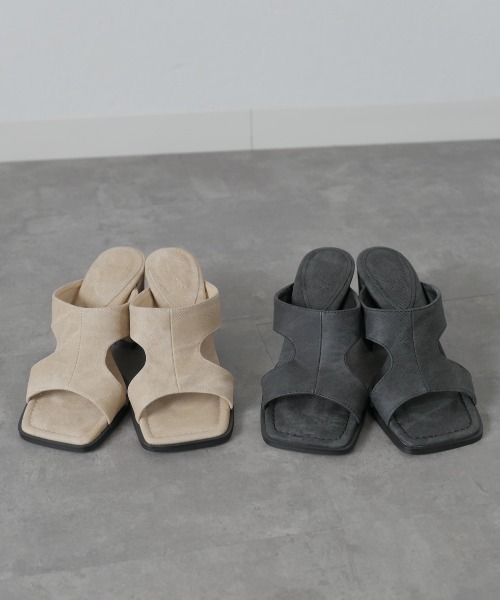 Reurie'(レウリィ)の「チャンキーヒールサンダル/chunky heel sandal ミュール 厚底 パンプス 大人カジュアル きれいめ レディライク フェミニン シンプル ベージュ ブラウン 淡色 ブラック 黒 モノトーン(サンダル・レディース・ベージュ/ブラック・23/24/23.5/24.5/25)」の3枚目の写真