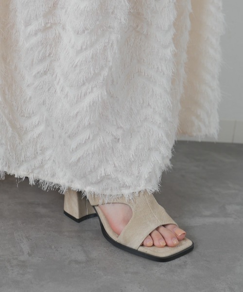 Reurie'(レウリィ)の「チャンキーヒールサンダル/chunky heel sandal ミュール 厚底 パンプス 大人カジュアル きれいめ レディライク フェミニン シンプル ベージュ ブラウン 淡色 ブラック 黒 モノトーン(サンダル・レディース・ベージュ/ブラック・23/24/23.5/24.5/25)」の5枚目の写真