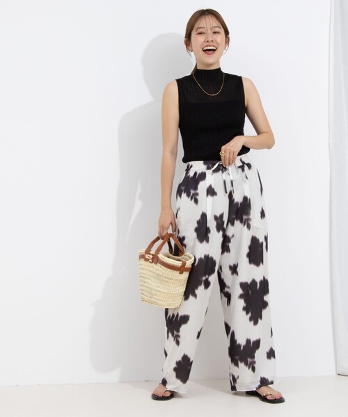 NOLLEY’S(ノーリーズ)の「ウォッシャブルぼかし花柄イージーワイドパンツ(その他パンツ・レディース・ホワイト系その他2/ベージュ系その他・38/36)」の22枚目の写真