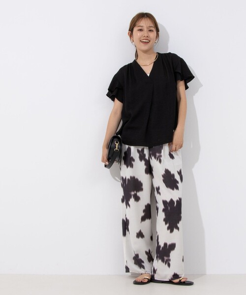 NOLLEY’S(ノーリーズ)の「ウォッシャブルぼかし花柄イージーワイドパンツ(その他パンツ・レディース・ホワイト系その他2/ベージュ系その他・38/36)」の12枚目の写真