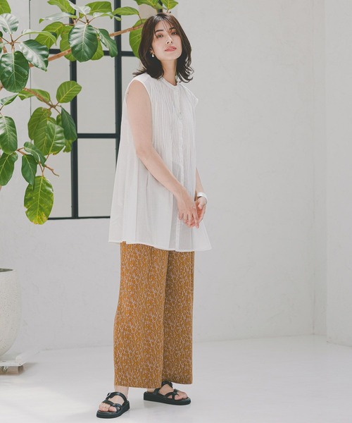 Elura（エルーラ）の「ボイルピンタックノースリブラウス/104353（シャツ/ブラウス・レディース・ブルー/ブラック/ホワイト・FREE）」の19枚目の写真