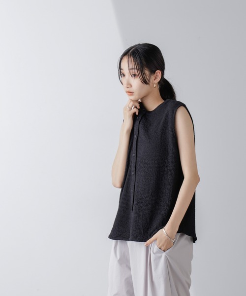 NANO universe(ナノユニバース)の「楊柳カットノースリーブシャツ(Tシャツ/カットソー・レディース・キャメル/アイボリー/ブラック・FREE)」の10枚目の写真