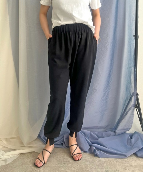 LHELBIE（レルビエ）の「ウエストタックジョガーパンツ（その他パンツ・レディース・チャコールグレー/レッド/ブルー/ブラック・M）」の16枚目の写真