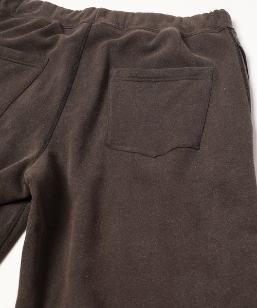 JIEDA(ジエダ)の「3/4 DRAPE SWEAT PANTS(スウェットパンツ・メンズ・ブラック/パープル・1/2)」の3枚目の写真