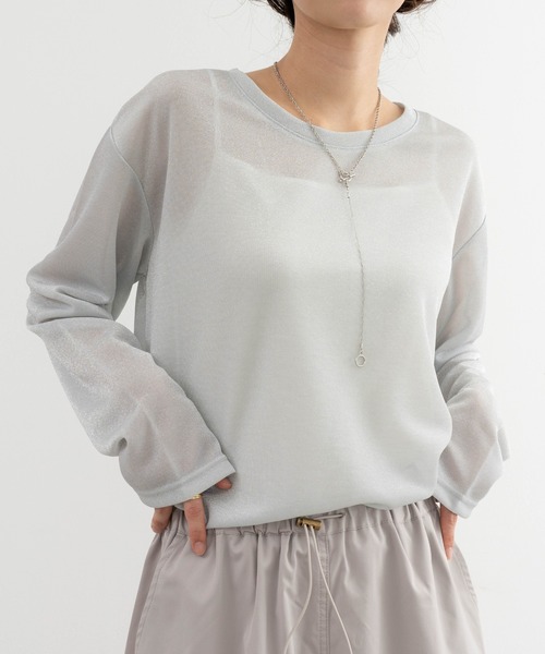 refinedworks(リファインドワークス)の「【refinedworkds】 ラメ生地で肌側はチクチクしないカットソー!(Tシャツ/カットソー・レディース・グレー/オフホワイト/ブラック・FREE)」の1枚目の写真