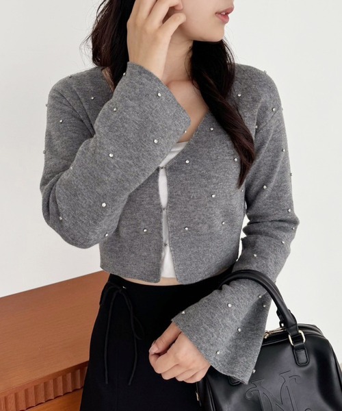 one after another NICE CLAUP(ワンアフターアナザーナイスクラップ)の「ビジューニットカーディガン【セットで着れるビスチェあり】(カーディガン/ボレロ・レディース・レッド/ピンク/ブラック/アイボリー/杢グレー・FREE)」の3枚目の写真