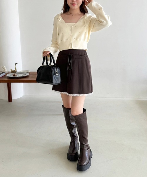 one after another NICE CLAUP(ワンアフターアナザーナイスクラップ)の「ビジューニットカーディガン【セットで着れるビスチェあり】(カーディガン/ボレロ・レディース・レッド/ピンク/ブラック/アイボリー/杢グレー・FREE)」の8枚目の写真