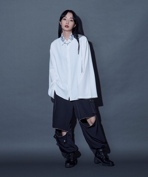 Ellno Loset（エルノロゼット）の「フレアスリーブフラワー刺繍シャツ（シャツ/ブラウス・メンズ・ブラック/ブルー系その他/オフホワイト・MEDIUM/SMALL/LARGE）」の4枚目の写真
