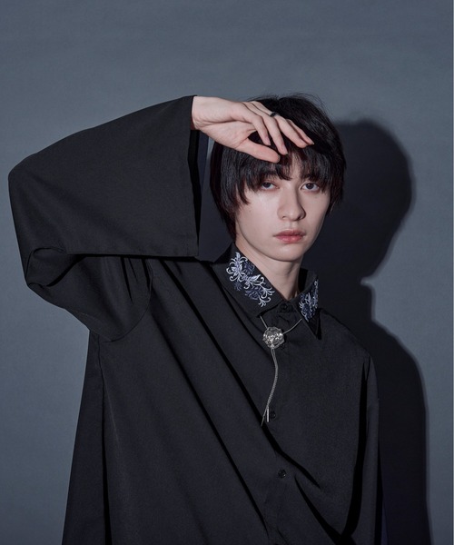 Ellno Loset（エルノロゼット）の「フレアスリーブフラワー刺繍シャツ（シャツ/ブラウス・メンズ・ブラック/ブルー系その他/オフホワイト・MEDIUM/SMALL/LARGE）」の16枚目の写真
