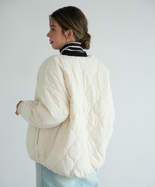 BAYFLOW(ベイフロー)の「ボアリバーシブルブルゾン(ブルゾン・レディース・カーキ/ブラック/オフホワイト・SMALL/MEDIUM)」の10枚目の写真