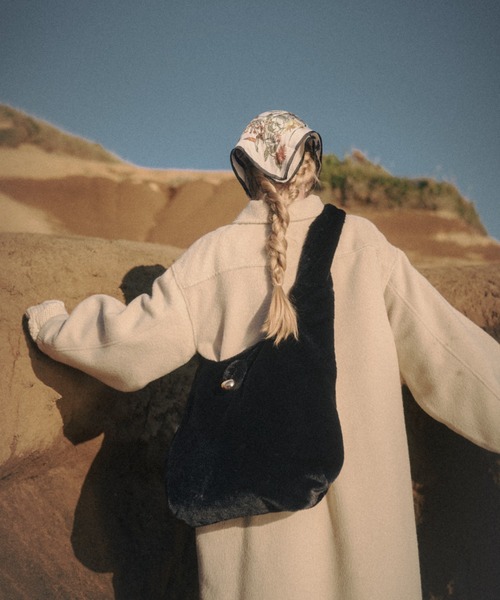 nunela（ヌネラ）の「Fur shoulder bag【No.3】（ショルダーバッグ・レディース・ブラウン/ナチュラル/ブラック・FREE）」の7枚目の写真