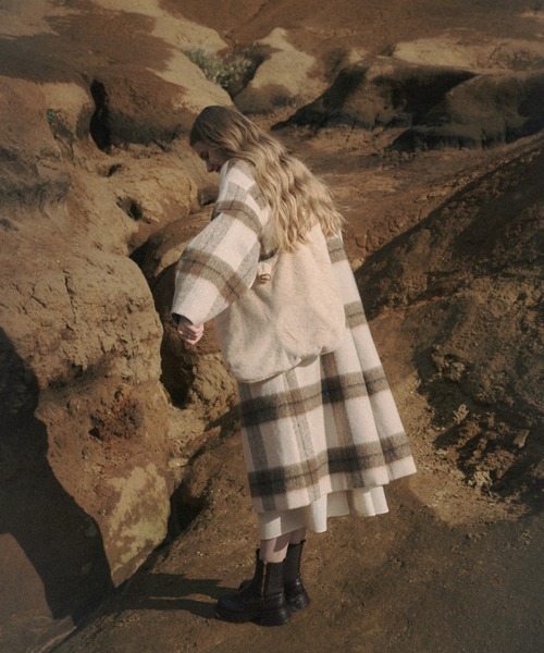 nunela（ヌネラ）の「Fur shoulder bag【No.3】（ショルダーバッグ・レディース・ブラウン/ナチュラル/ブラック・FREE）」の5枚目の写真