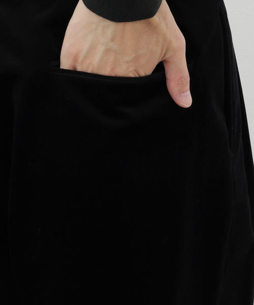 EDIFICE LA BOUCLE（エディフィスラブークル）の「LA BOUCLE (ラブークル) VELVET W BAGGY パンツ（その他パンツ・メンズ・ブラック・2）」の8枚目の写真