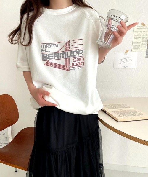 classicalelf(クラシカルエルフ)の「こなれカジュアルの新定番。前後2wayヴィンテージ風グラフィックプリント裏毛スウェットT(半袖)(Tシャツ/カットソー・レディース・チャコール/オートミール/インディゴブルー/オフホワイト/杢グレー・MEDIUM/LARGE/X-LARGE/SMALL)」の8枚目の写真