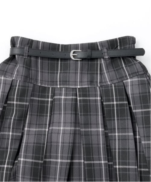 by LOVEiT（バイラビット）の「ベルトつきプリーツスカート（インパンつき）（スカート・キッズ・グレー/サックスブルー/ブラック/マルチ・120cm/160cm/150cm/140cm/130cm）」の10枚目の写真