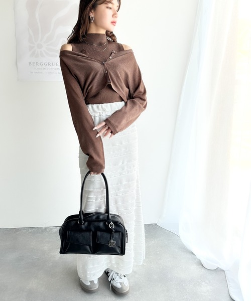 mily bilet(ミウィビレット)の「【mily bilet】2点セット!上品さと可愛らしさを兼ね備えた、オフショル2WAYラメシアーニットアンサンブル(カーディガンセット)(カーディガン/ボレロ・レディース・グレー/チョコ/ブラック・SMALL/X-LARGE/MEDIUM/LARGE)」の21枚目の写真
