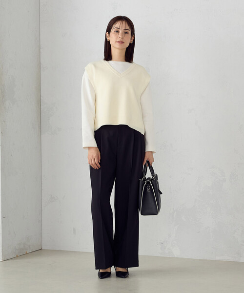 COMME CA ISM（コムサイズム）の「Ⅴネックニットベスト（ベスト・レディース・グレイッシュベージュ/オフホワイト/ネイビー/グリーン・FREE）」の5枚目の写真