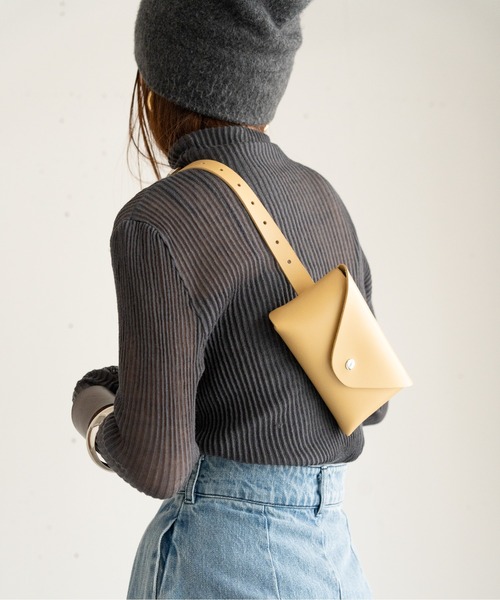 hwyl（ヒュイル）の「レザーベルトポーチ【本革】（ベルト・レディース・クリーム/ブラウン/ブラック・FREE）」の15枚目の写真